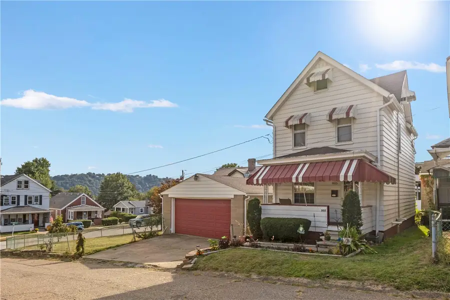 805 Kentucky St, Brackenridge, PA 15014 - #2