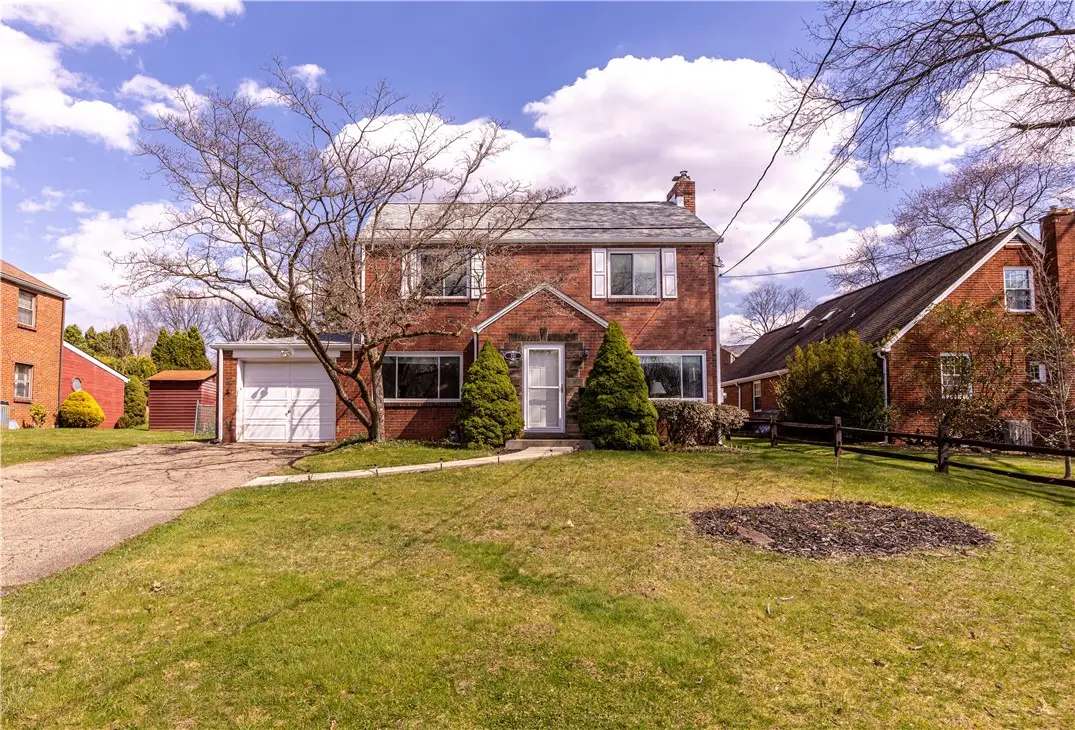 222 Glenview Dr, New Kensington, PA 15068 - #1