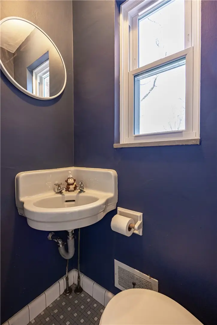 222 Glenview Dr, New Kensington, PA 15068 - #3