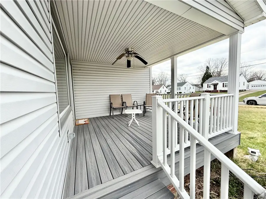 505 E Hazelcroft Ave, New Castle, PA 16105 - #3