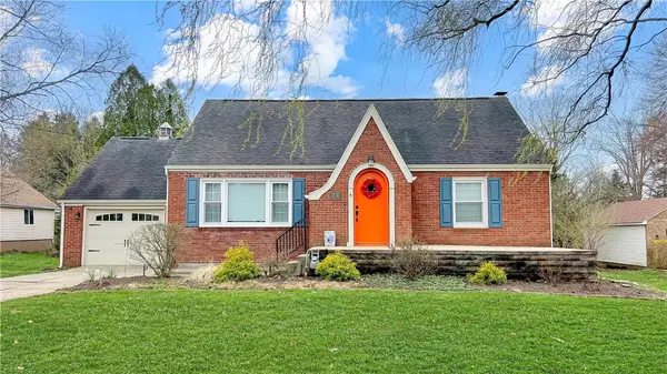 17 W Oakwood Way, New Castle, PA 16105