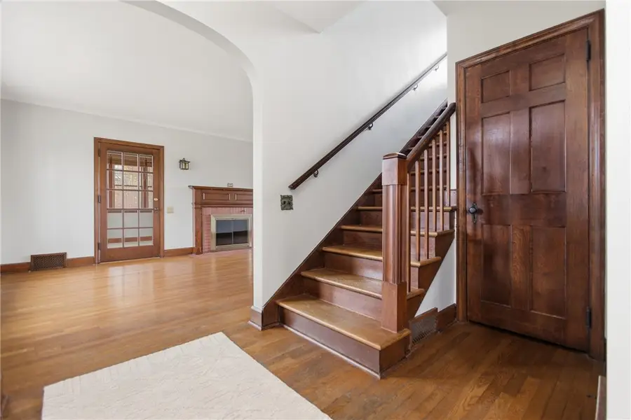 811 W Monroe Circle, Pittsburgh, PA 15229 - #3