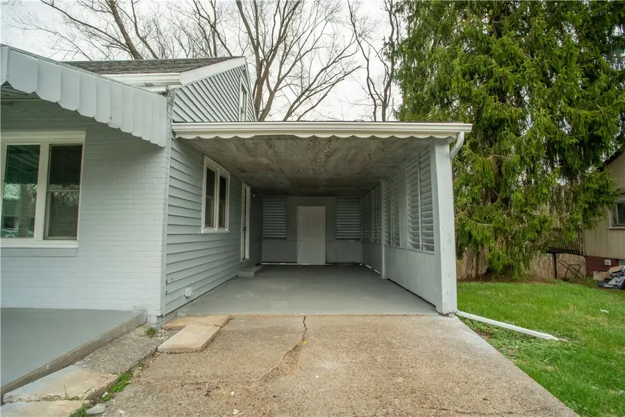 127 Carroll St, Aliquippa, PA 15001 - #2