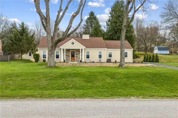 557 Morningstar Dr, Ellwood City, PA 16117