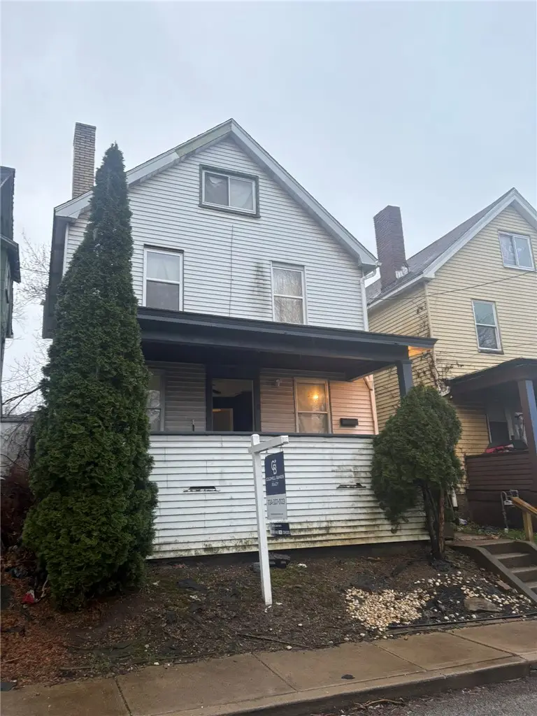 3314 Oakland St, McKeesport, PA 15132 - #1