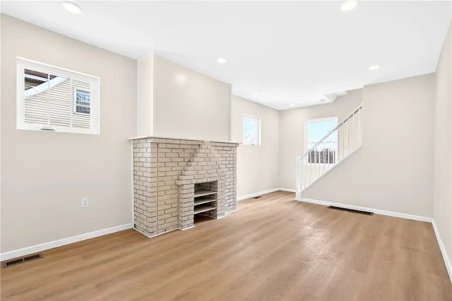 3 Pioneer Avenue, Pittsburgh, PA 15229 - #3