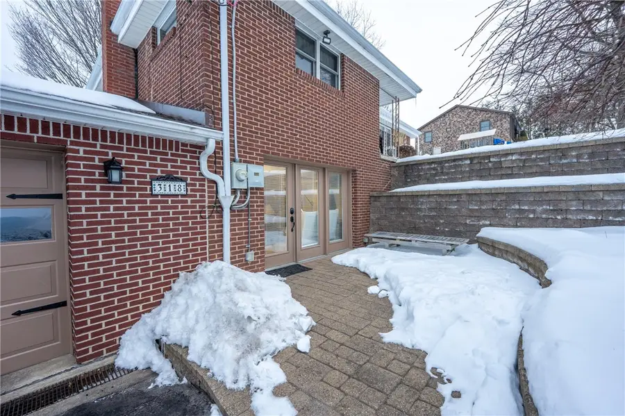 318 Wheatridge Dr, Jeannette, PA 15644 - #3