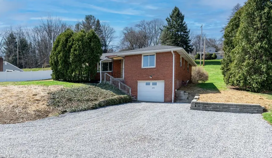 3774 W 5th Ave, Beaver Falls, PA 15010 - #2
