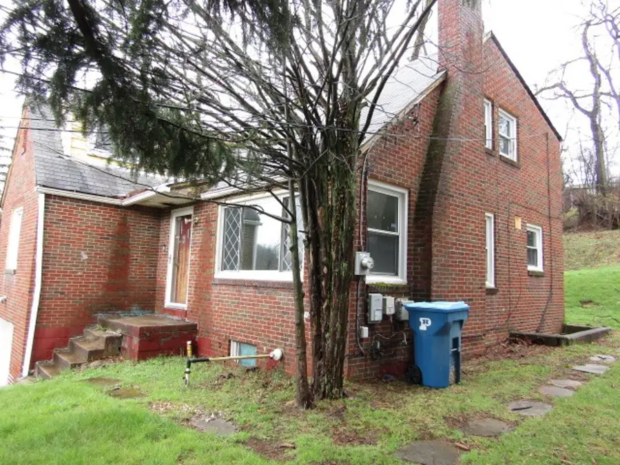 8041 Aber Rd, Verona, PA 15147 - #3