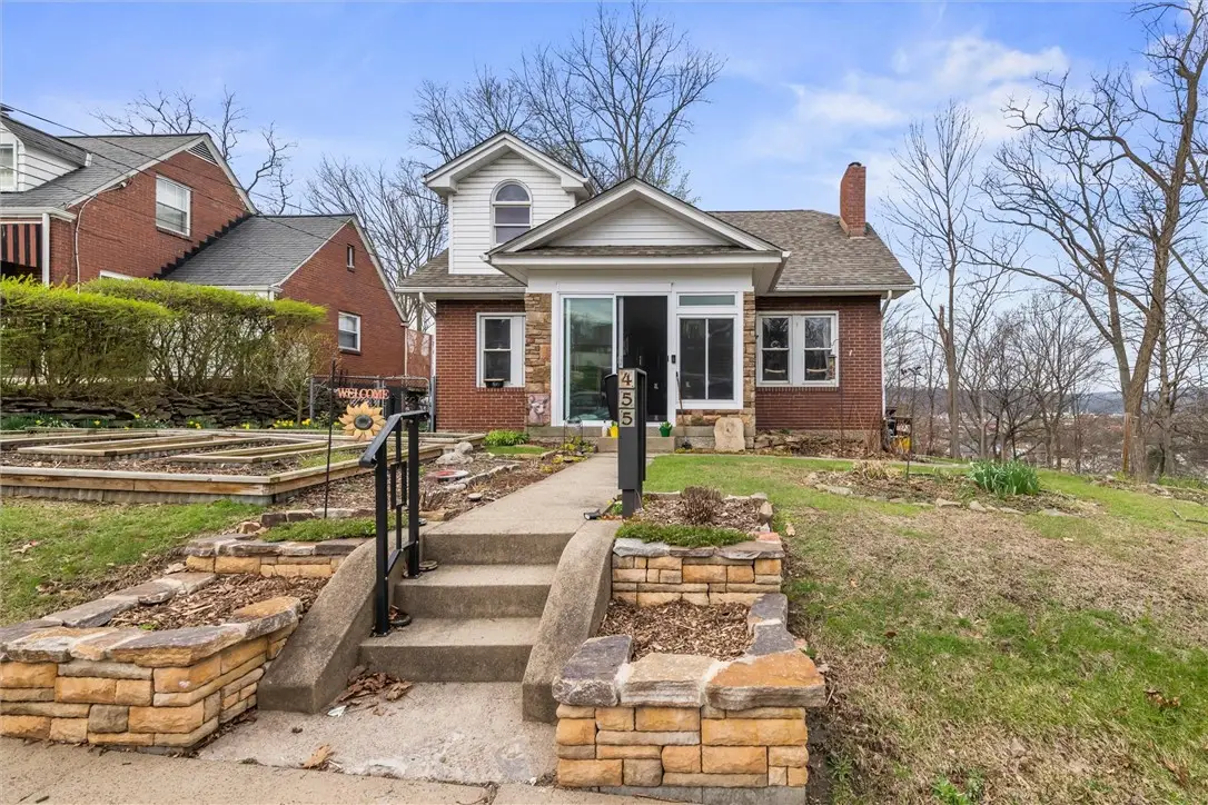 455 Argonne Dr, New Kensington, PA 15068 - #1