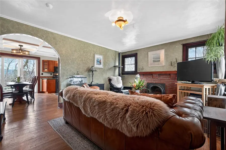 455 Argonne Dr, New Kensington, PA 15068 - #3