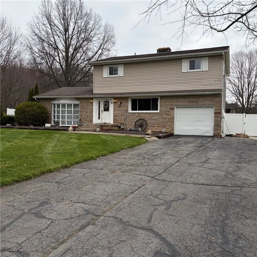 2927 Spangler Rd, Hermitage, PA 16148 - #2