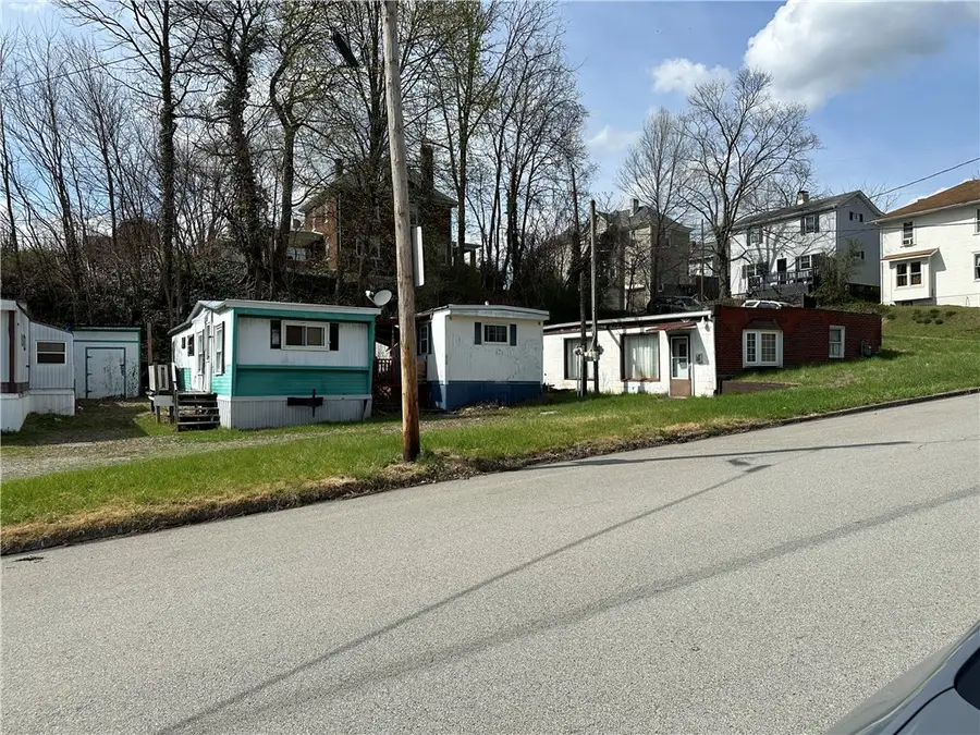 800 Sidney St, Greensburg, PA 15601 - #3