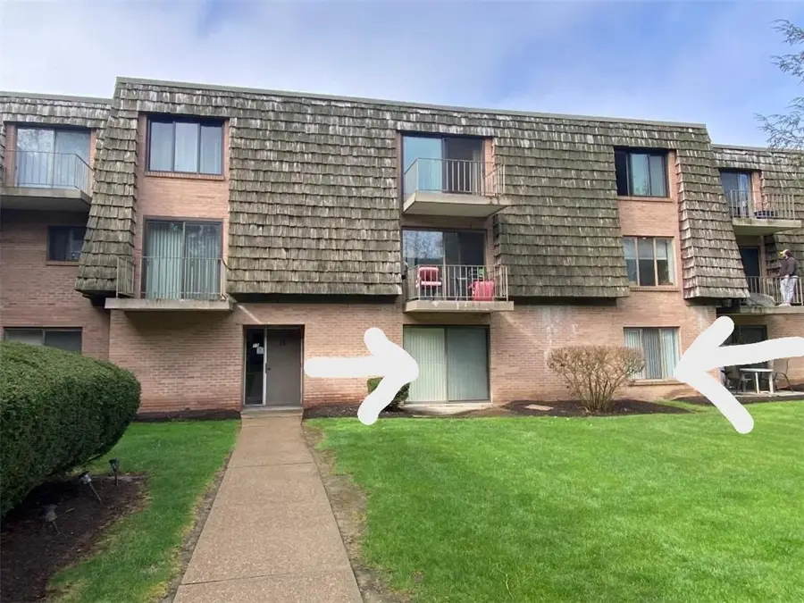 1515 Forest Green Dr, Coraopolis, PA 15108 - #2