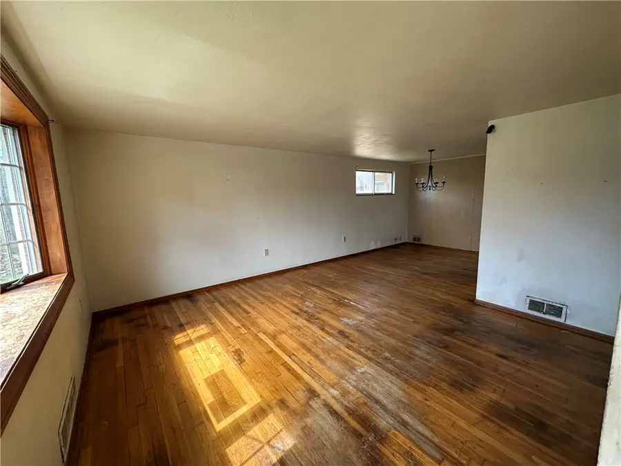 14 W Hillcrest Rd, Eighty Four, PA 15330 - #2