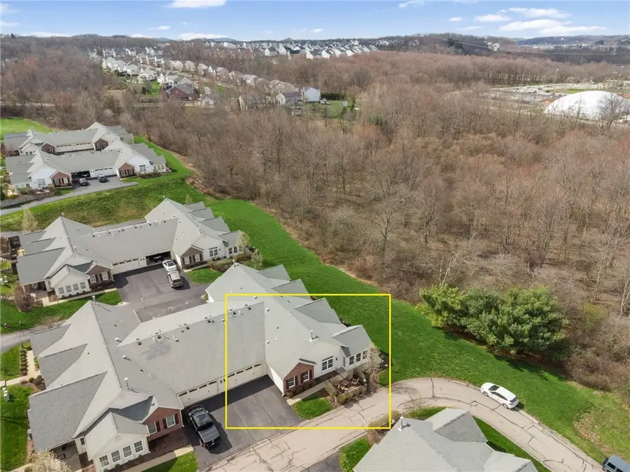 2061 Isleworth Ln, Cranberry, PA 16066 - #2