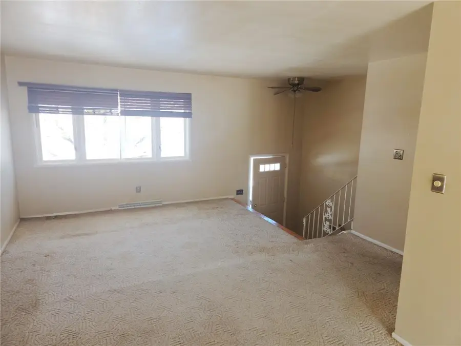 1390 Wakefield Dr, Hermitage, PA 16148 - #2