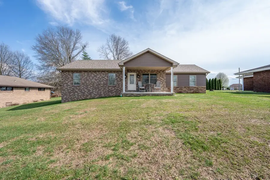 12 Highview St, Latrobe, PA 15650 - #3