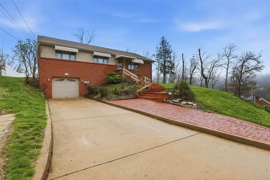 1013 El Rancho Dr, Pittsburgh, PA 15220 - #2