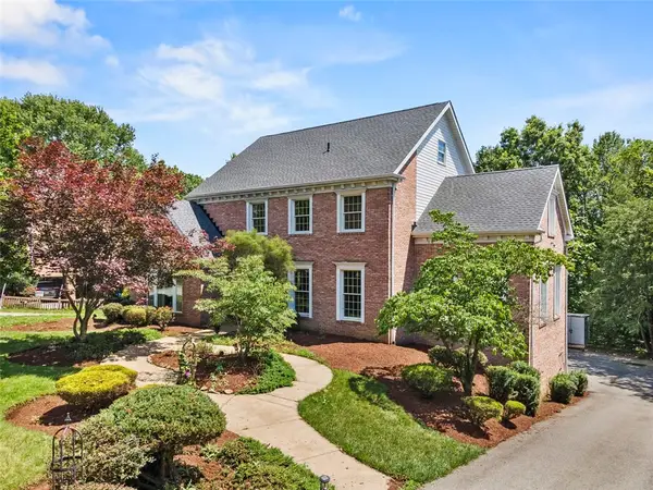 1526 Allison Dr, Pittsburgh, PA 15241