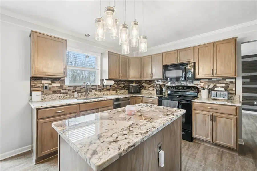 220 Williamsburg Dr, Elizabeth, PA 15037 - #2