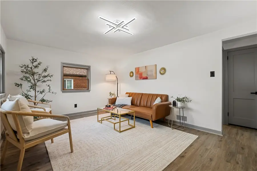 145 Carmella Dr, White Oak, PA 15131 - #2