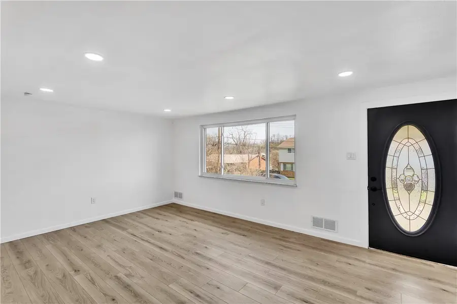 811 Westbury Rd, North Versailles, PA 15137 - #3