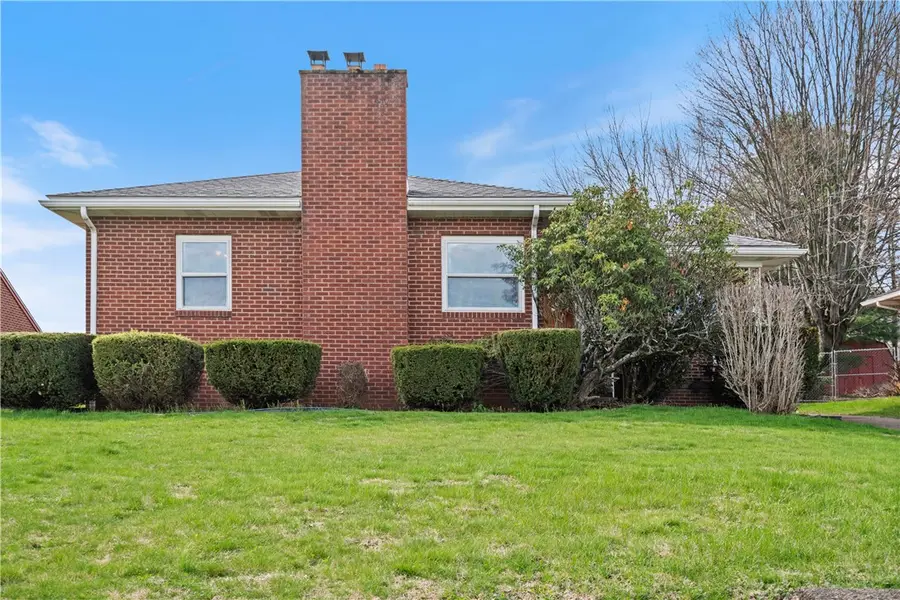 224 Eastern Dr, Lower Burrell, PA 15068 - #2