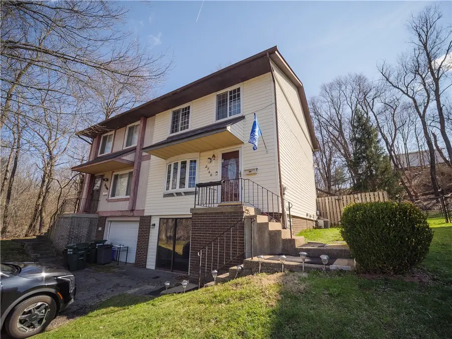 2746 Kingston Dr, Natrona Heights, PA 15065 - #2