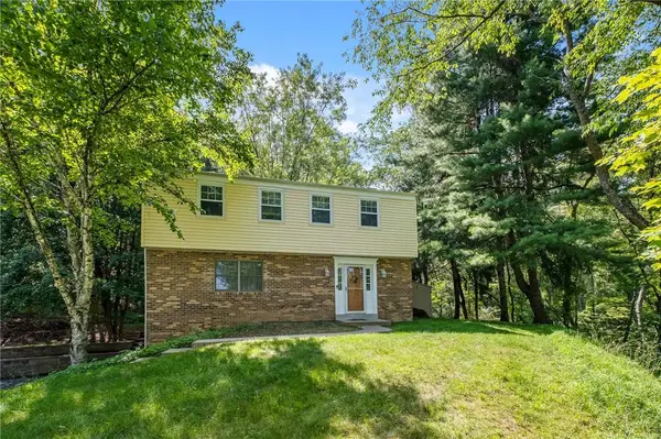 4985 Graphic Dr, Gibsonia, PA 15044