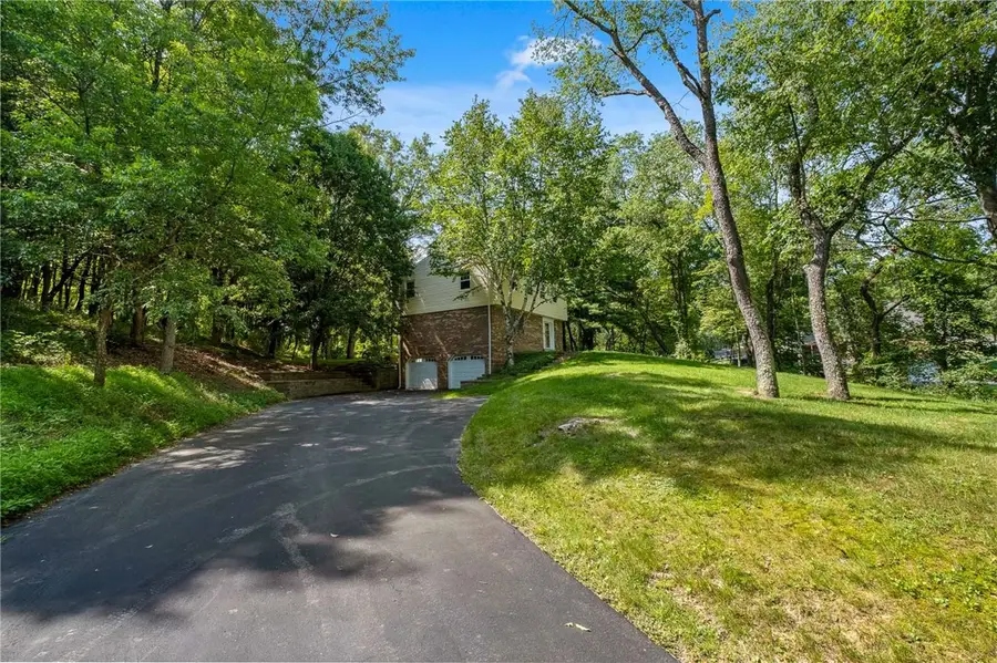 4985 Graphic Dr, Gibsonia, PA 15044 - #2