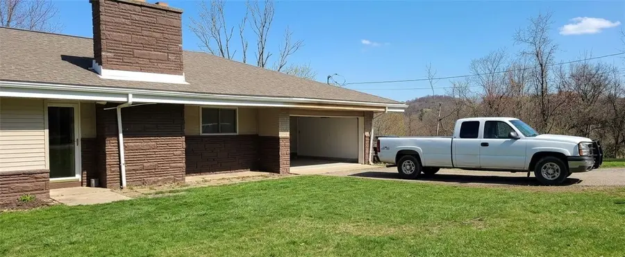 4691 Sardis Rd, New Kensington, PA 15068 - #2