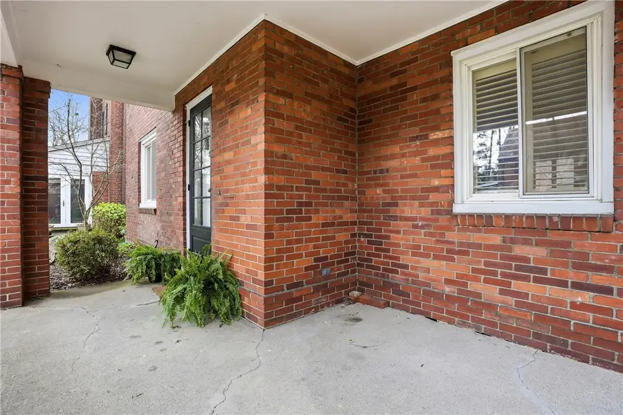 130 Yorkshire Dr, Pittsburgh, PA 15208 - #3