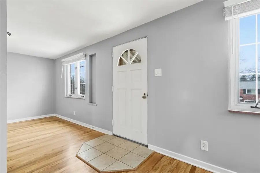 948 Rita Dr, Pittsburgh, PA 15221 - #3