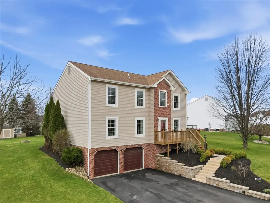 153 Winterbrook Dr, Cranberry, PA 16066 - #2