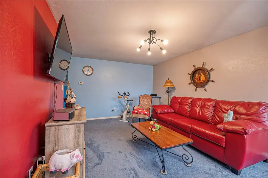 179 Zdina St, Leechburg, PA 15656 - #2