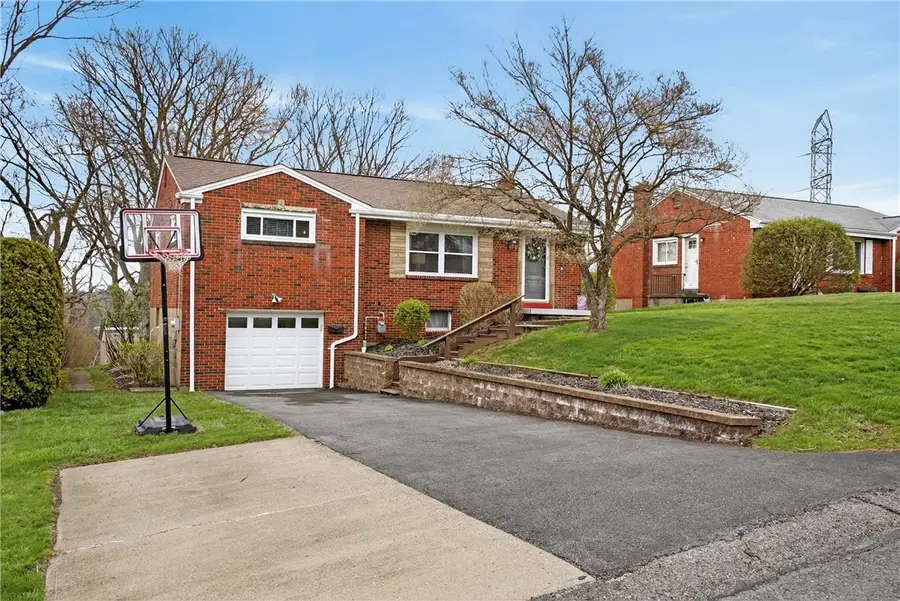 1409 Missouri Ave, Bridgeville, PA 15017 - #2