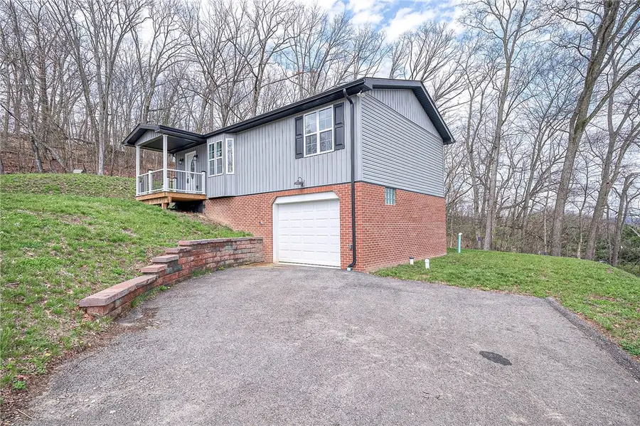910 Burton Avenue, Youngwood, PA 15697 - #3