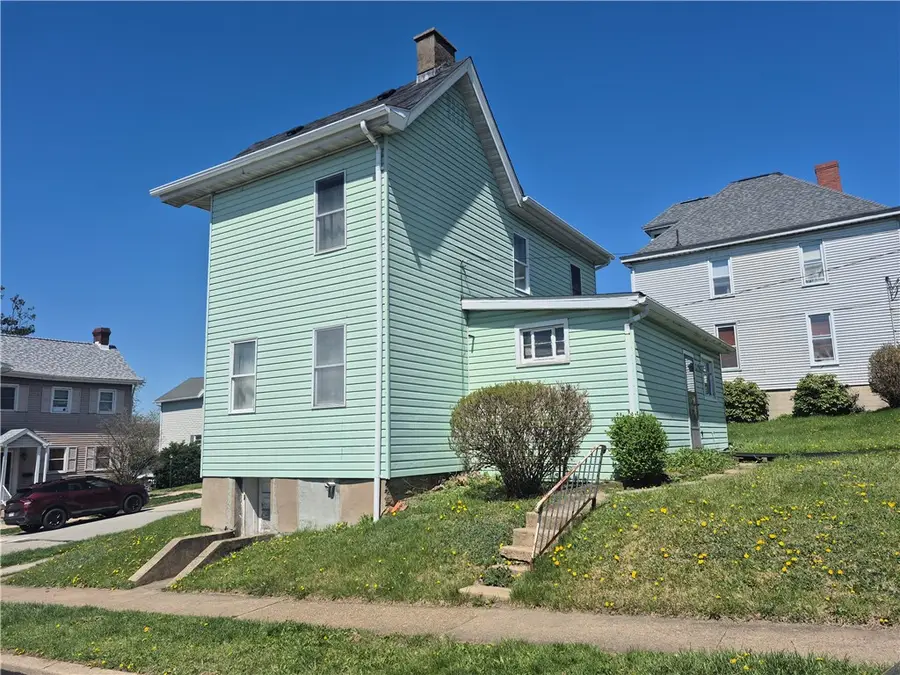 1537 Poplar St, Greensburg, PA 15601 - #2