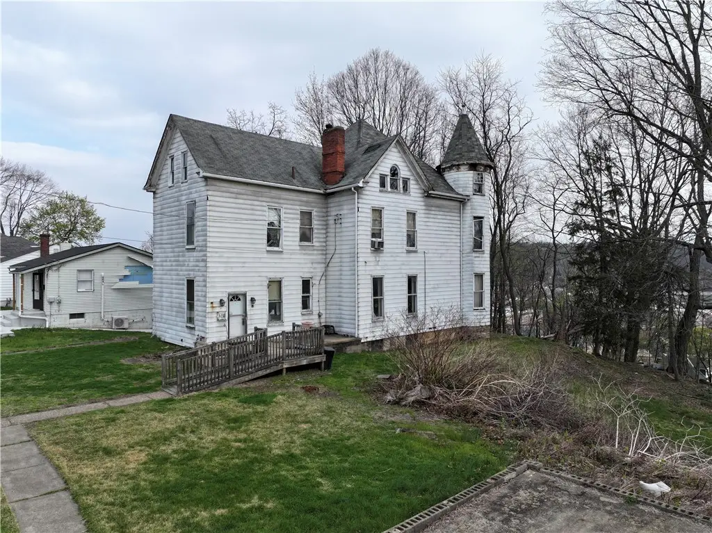 1229 Mccabe Ave., Coraopolis, PA 15108 - #1