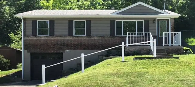 4863 Hialeah Dr, Pittsburgh, PA 15239 - #1