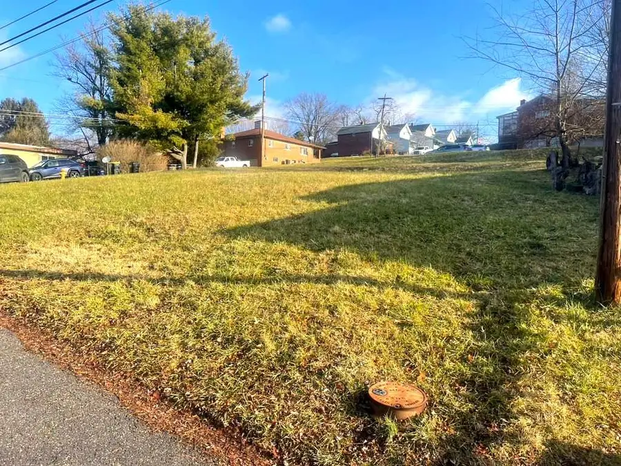 5401 Willow St, Bethel Park, PA 15102 - #2