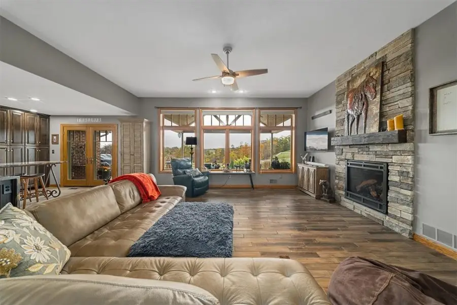 150 Holsing Ln, Tarentum, PA 15084 - #3