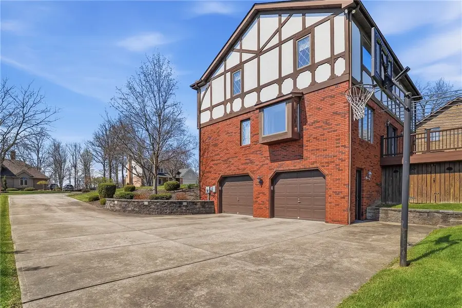 711 Montclair Drive, New Kensington, PA 15068 - #3