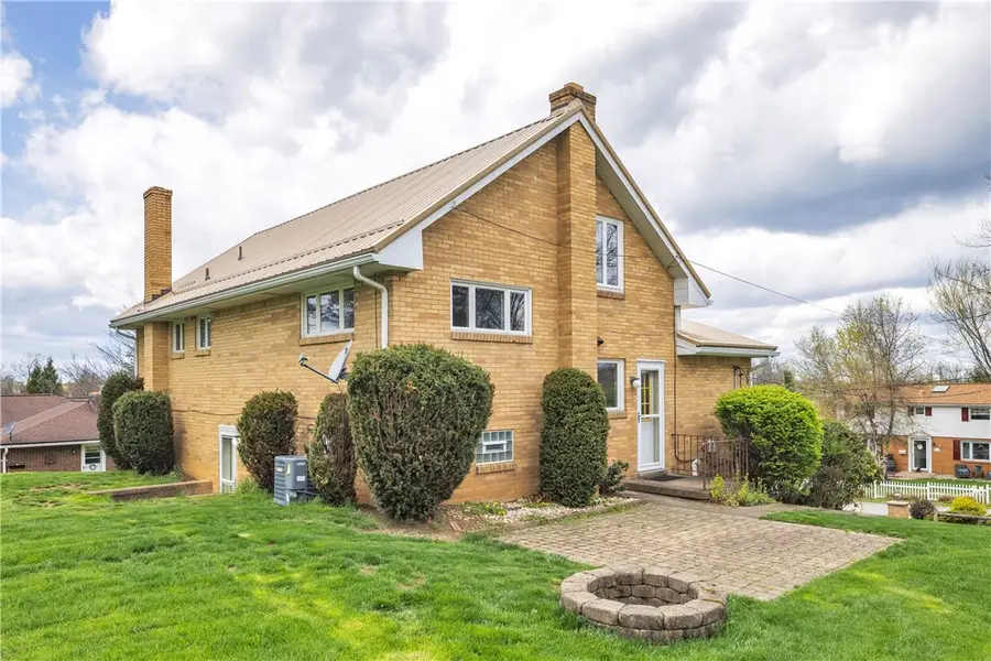 105 Northumberland Dr., Irwin, PA 15642 - #3