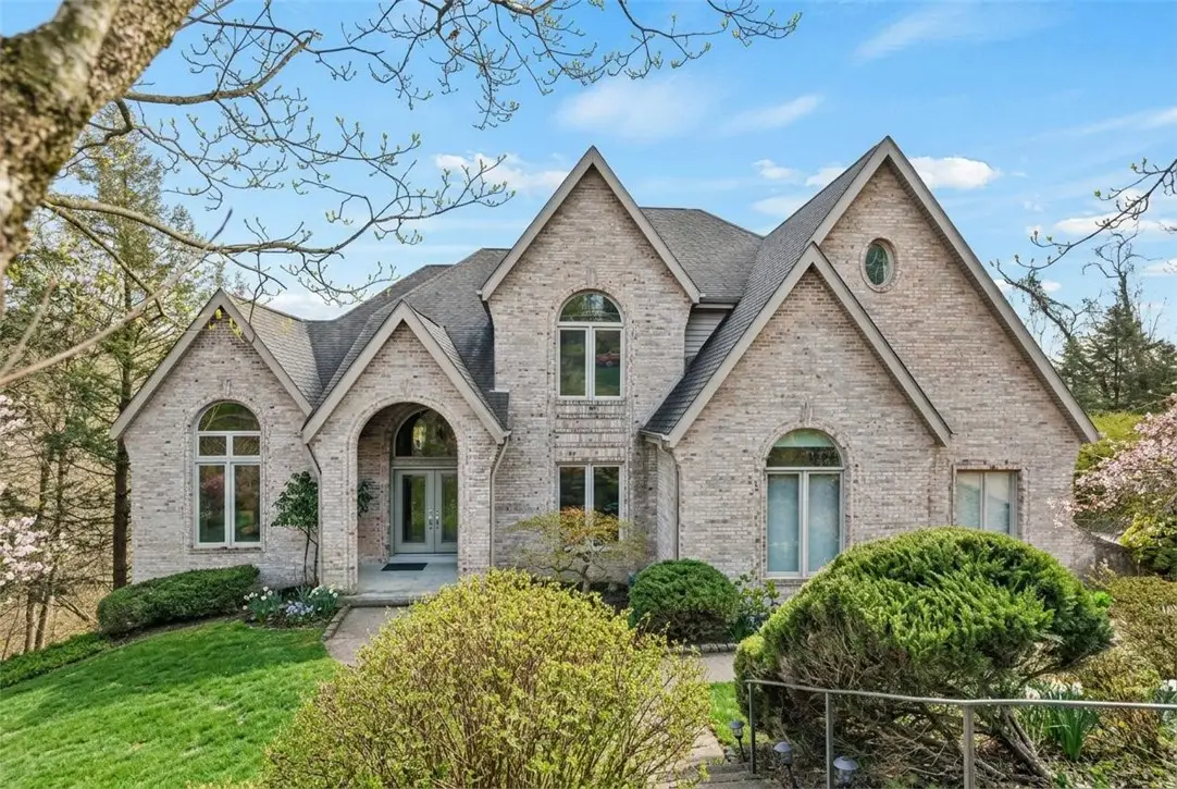 59 Collinwood Dr, Pittsburgh, PA 15215 - #1