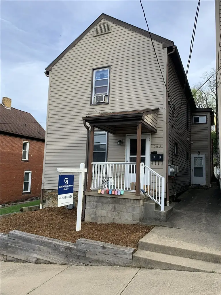 660 3rd St, Pitcairn, PA 15140 - #3