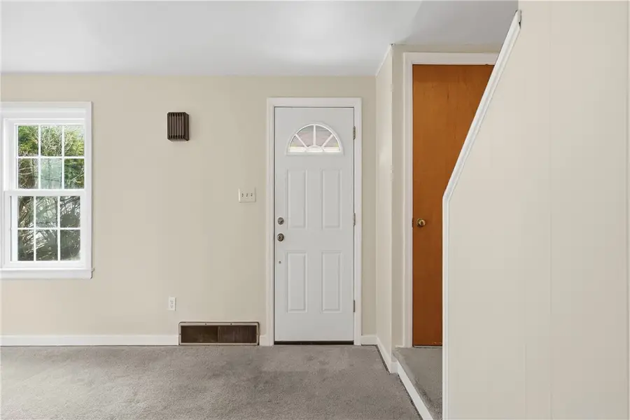 648 Elm Dr, Verona, PA 15147 - #3