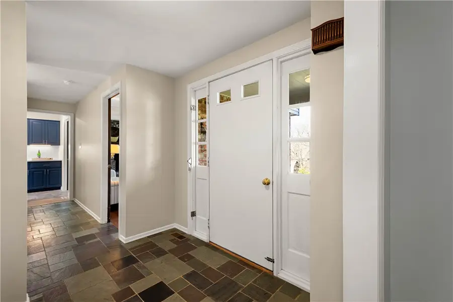 1285 Greystone Dr, Pittsburgh, PA 15241 - #2