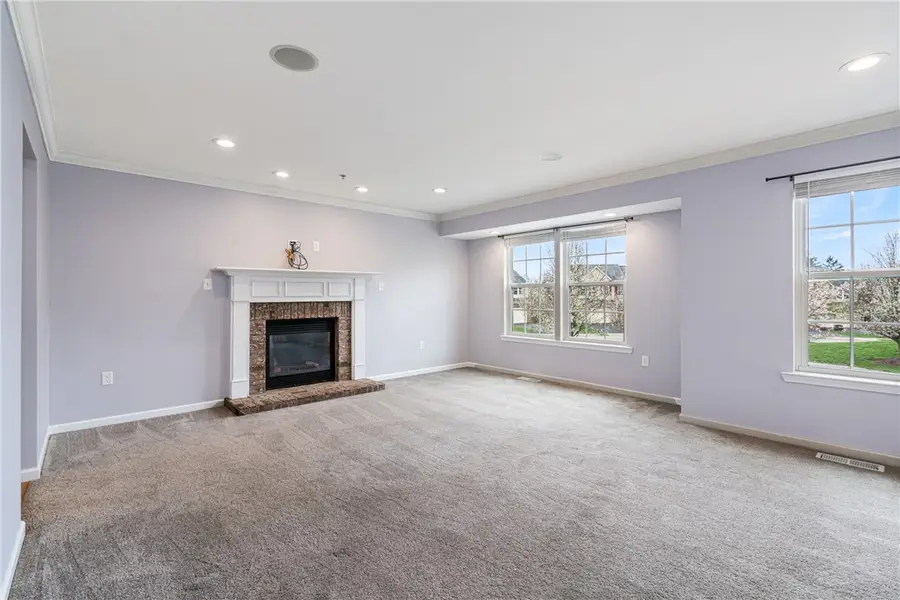 145 Kensington Dr, Pittsburgh, PA 15237 - #3